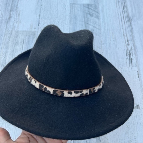 Worlds Market 100% Wool Hat Black Animal Prints - Picture 1 of 8